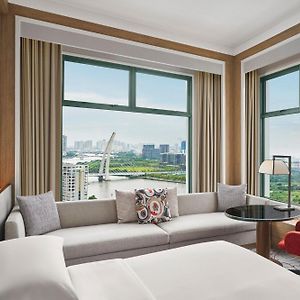 Sheraton Club King Guest Room